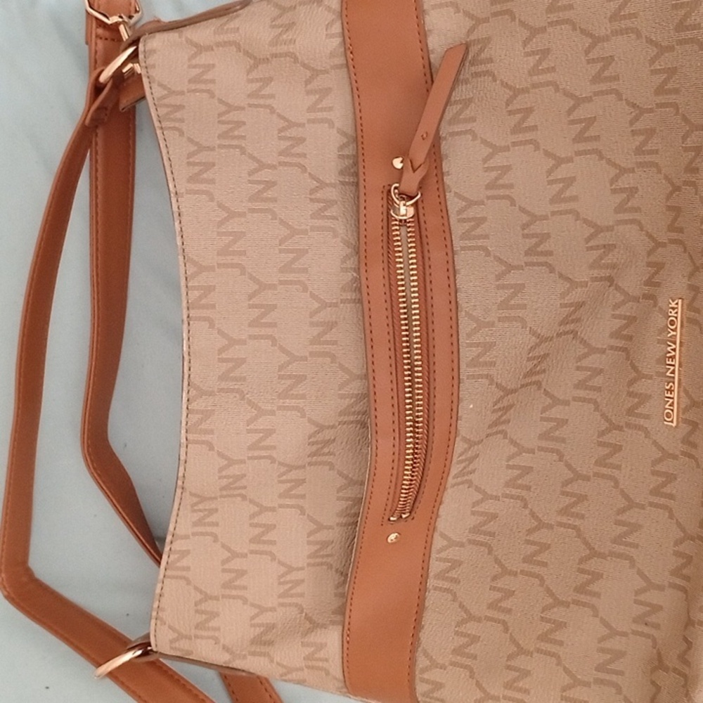 Purse,thrift,cheap,brown,tan, adjustable cross body,new